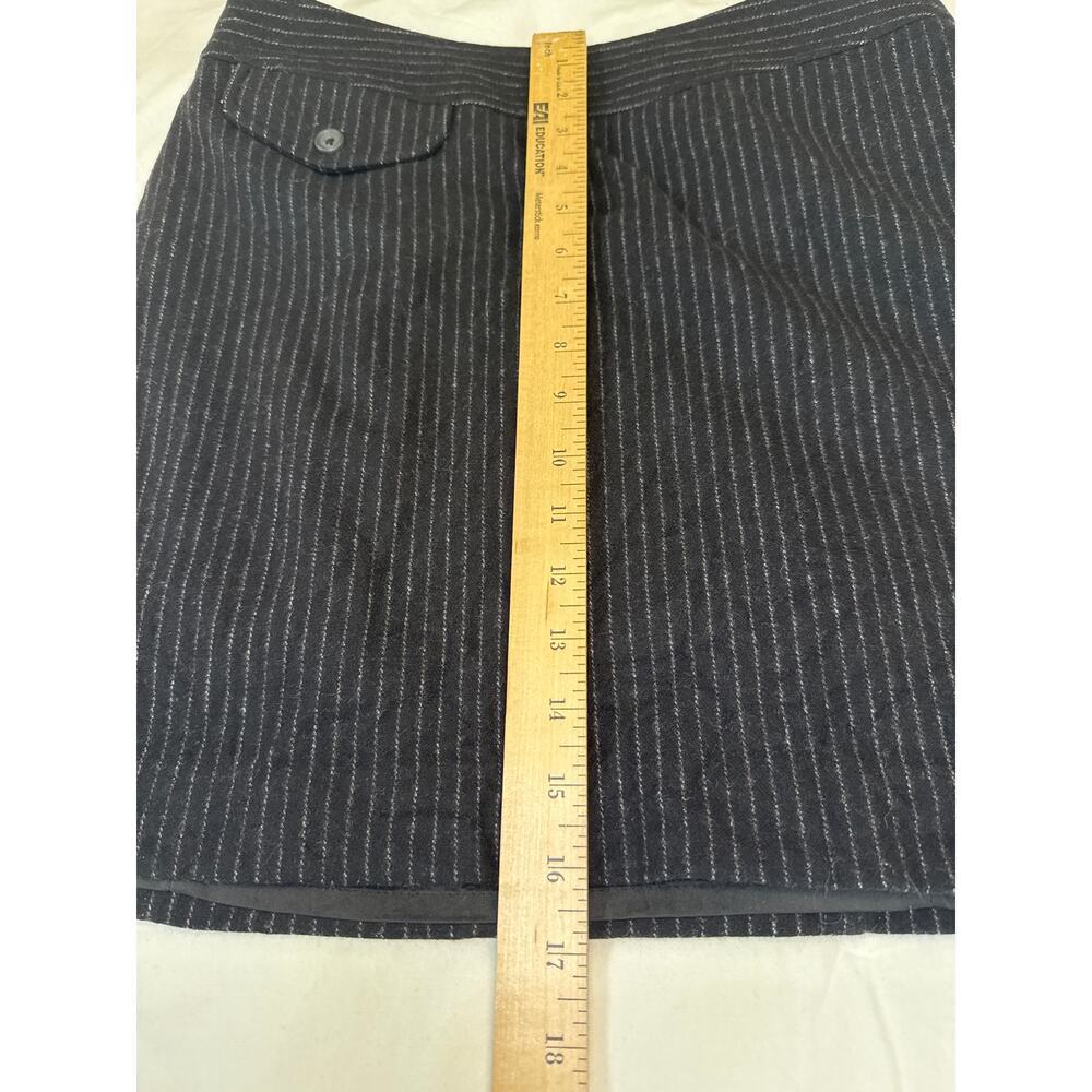 Banana Republic Womens Wool Blend Preppy Black Pinstripe Skirt Size 4 Academia  - Picture 7 of 7